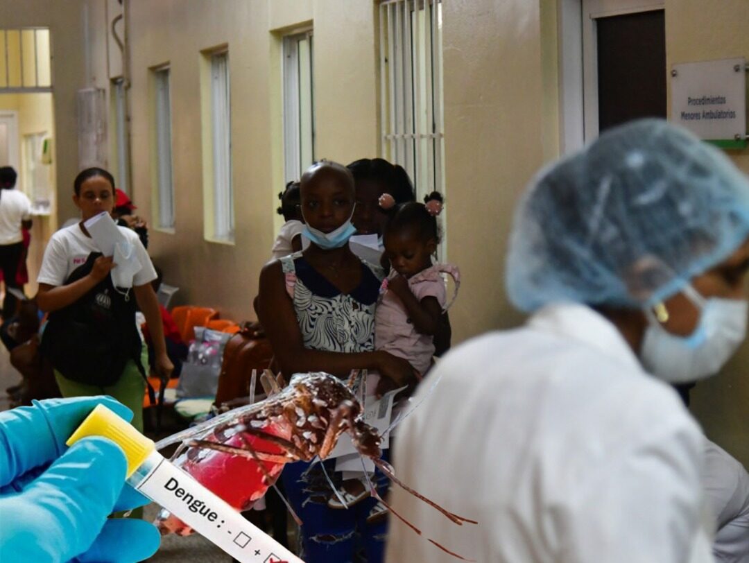 Hospitales Hugo Mendoza Y El Robert Reid Acumulan 123 Pacientes Ingresados Por Posible Dengue