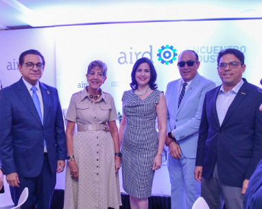 Ministro De Salud Presenta Plandes 2030 A La Asociación De Industrias De Rd
