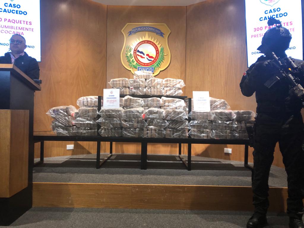 Apresan Dominicano Acusado De Liderar Red De Narcotráfico; Decomisan Drogas, Armas Y Vehículos
