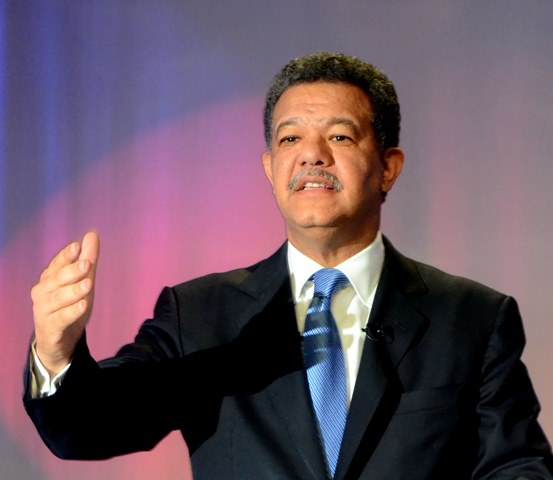 Leonel Fernández: El Peso Dominicano Continúa Devaluándose, En El Presupuesto Del Próximo Año Se Calcula A 60 Pesos Por Un Dólar