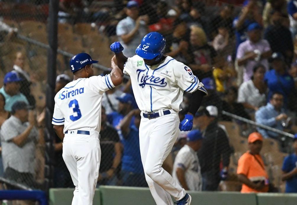 Licey Aplasta Al Escogido En Fiesta De Jonrones
