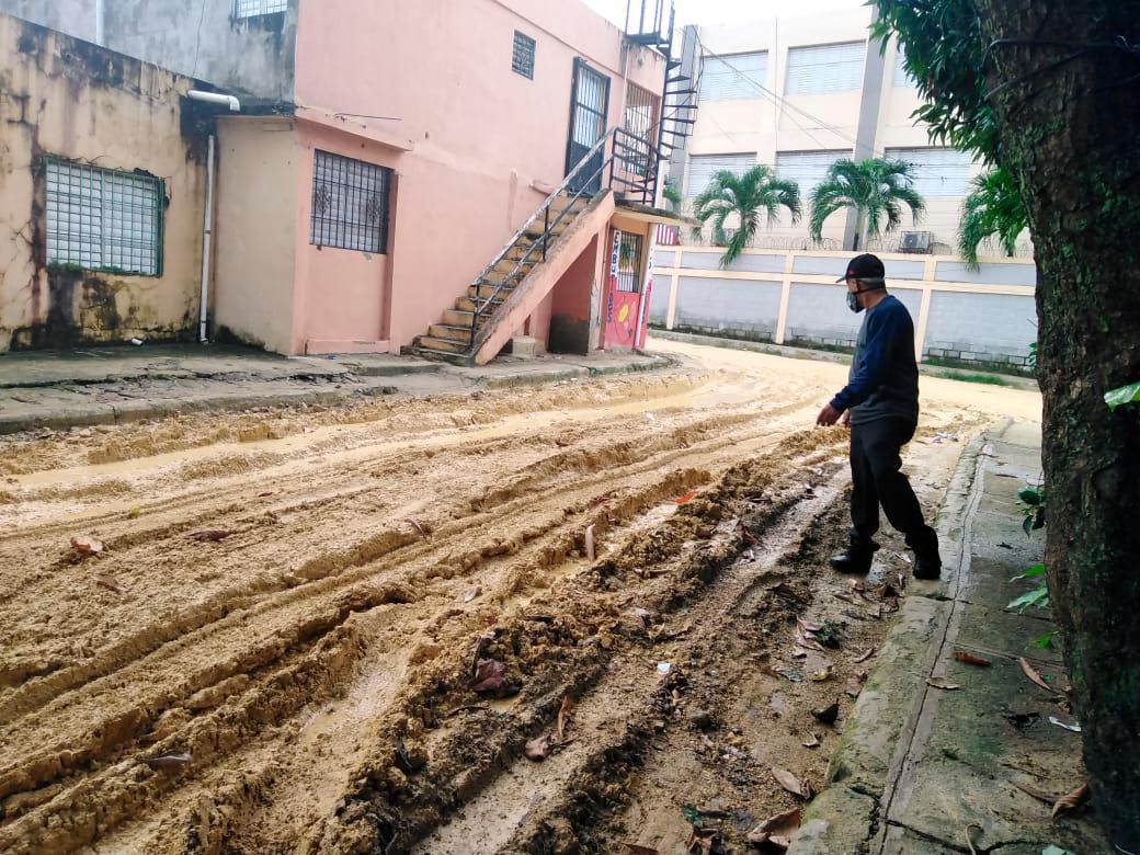 Ciudadanos Dicen Estar En Peligro Por Mal Estado De Calles En Comunidad De Miches