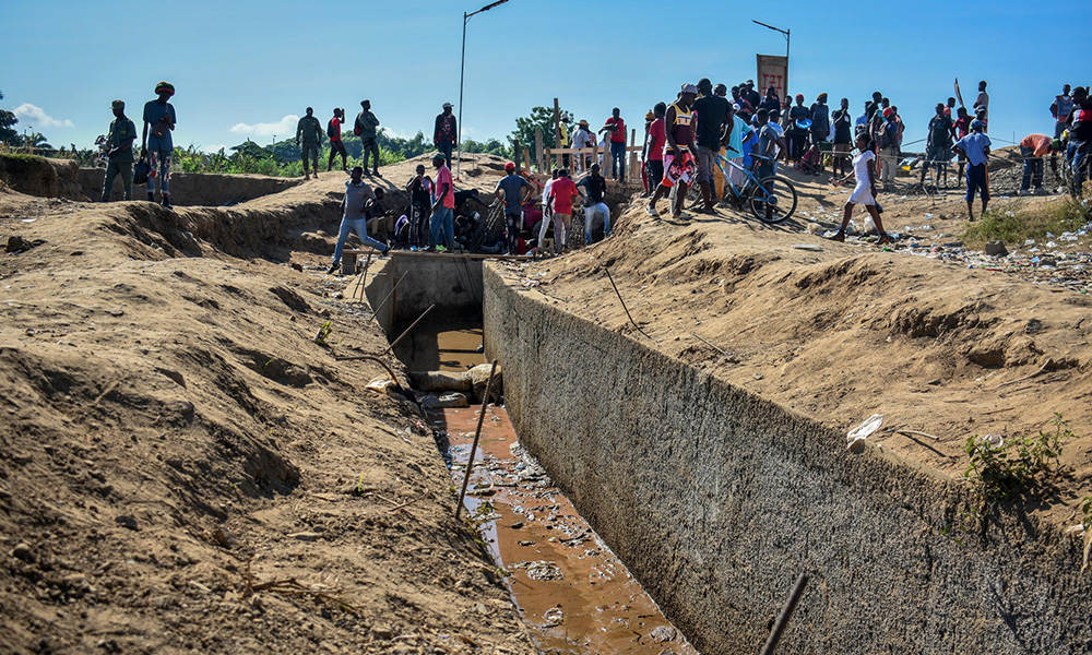 Construcción De Canal En Río Masacre Sigue A Pesar De Medidas Del Gobierno Dominicano