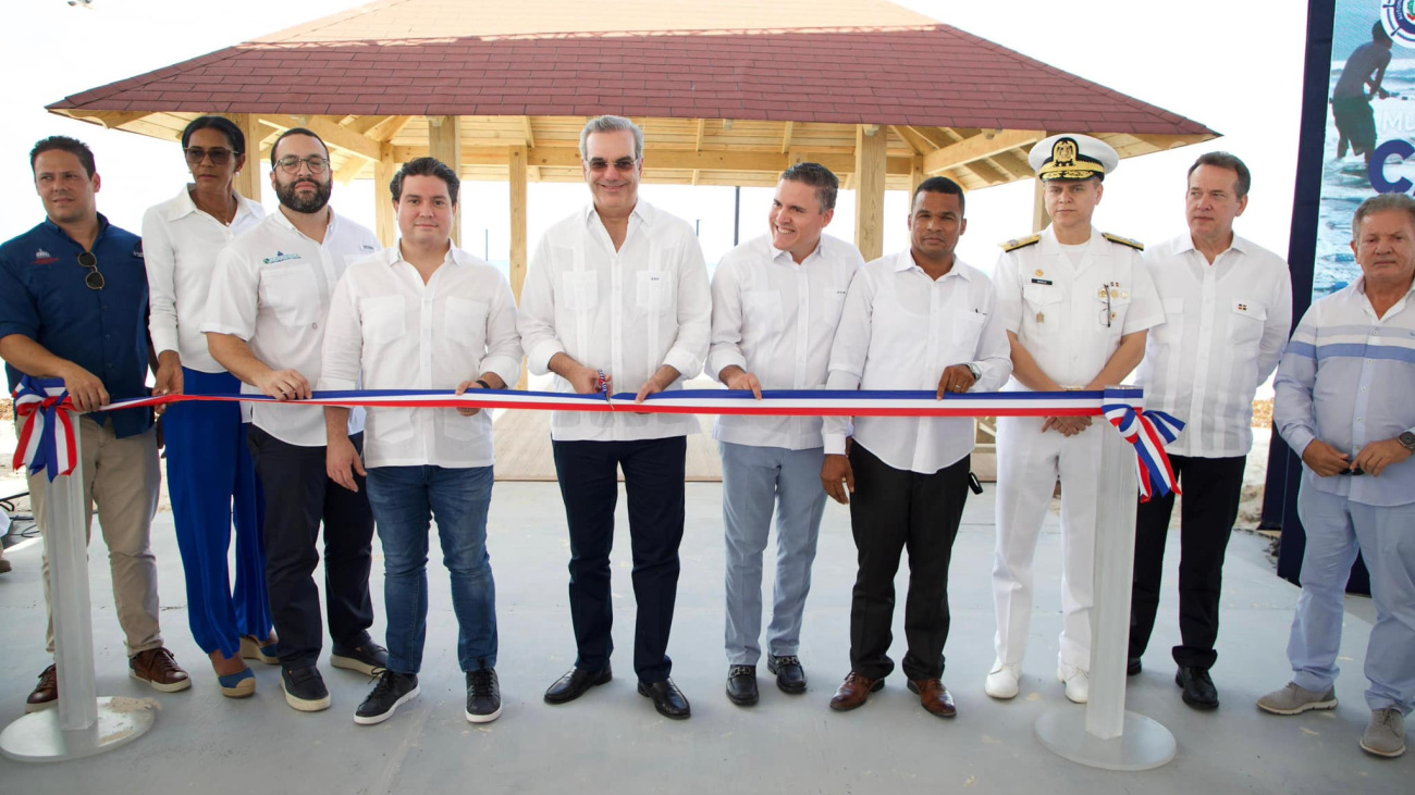 Presidente Abinader Inaugura Muelle Turístico Y Pesquero Cabeza De Toro, Un Hogar De Ancianos Y Un Centro Tecnológico Comunitario