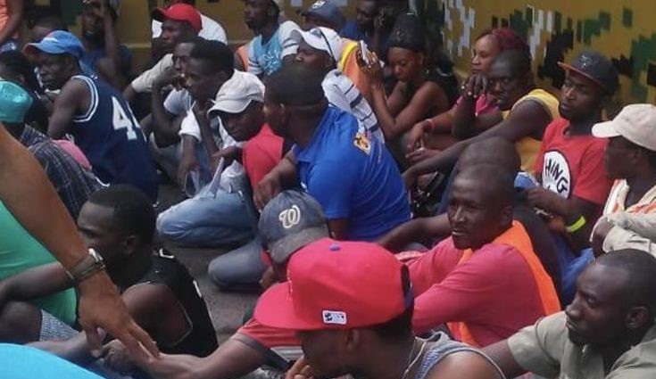 Dajabón: Decenas De Haitianos Buscan Ir A Su País Y Del Otro Lado Reanudan Construcción Del Canal