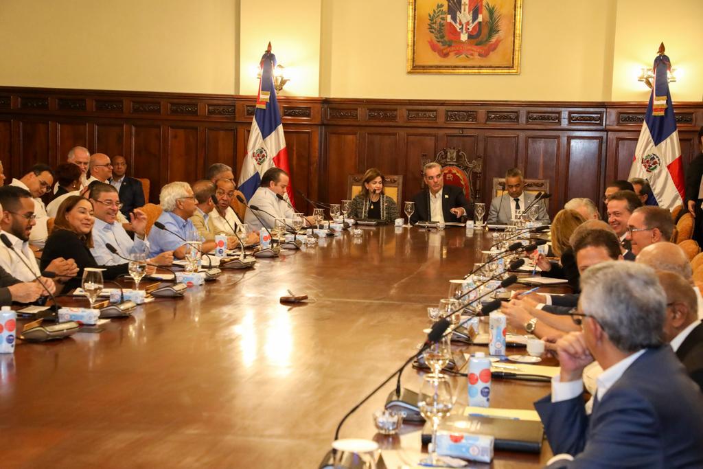 Presidente Abinader Encabeza Consejo De Ministros Y Directores; Trata Sobre Objetivos Presupuestarios 2023