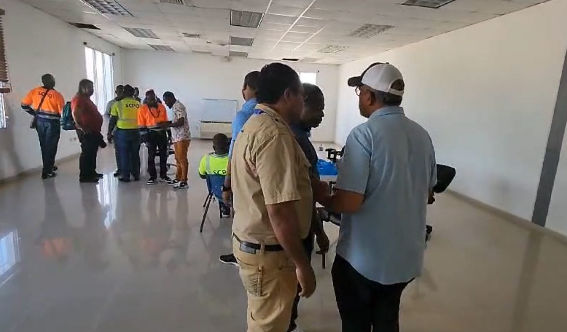 Camioneros Y Comerciantes Haitianos Se Reúnen Con Autoridades De Dajabón