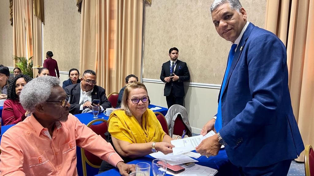 Diputado Ramón Emilio Goris Inscribe Su Candidatura A La Presidencia Del Parlacen
