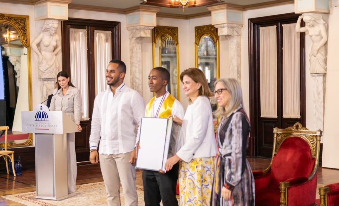 Según  La Vicepresidenta La Excelencia Académica Es Una Prioridad Para El Gobierno
