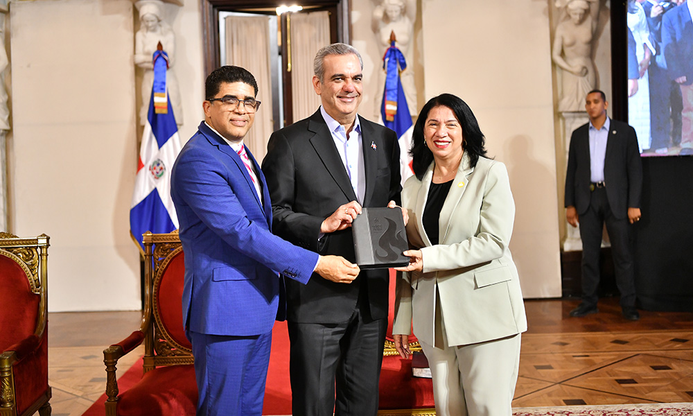 Presidente Abinader Celebró El Día De La Biblia En El Palacio Nacional
