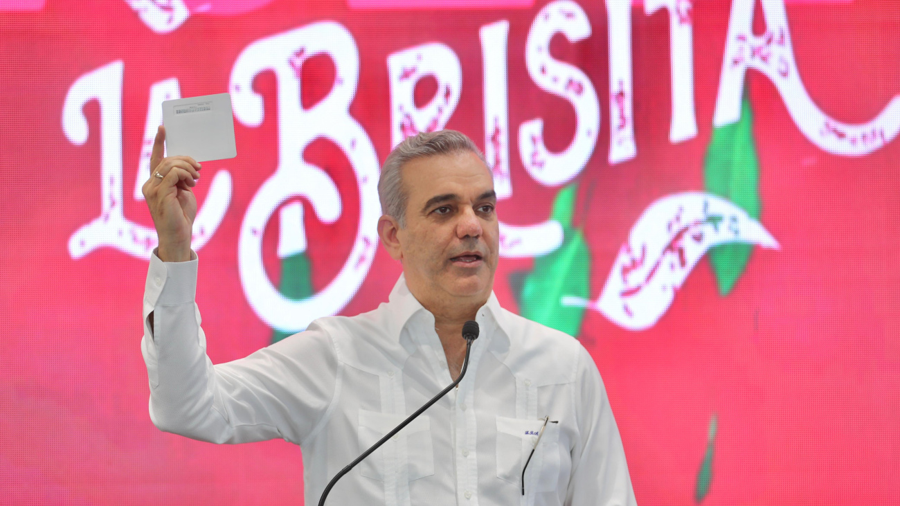 Presidente Abinader Anuncia 2.5 Millones De Dominicanos Se Beneficiarán Con La Entrega Bonos Navideños