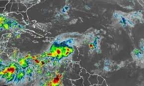 Franklin Continúa Su Traslación Lentamente