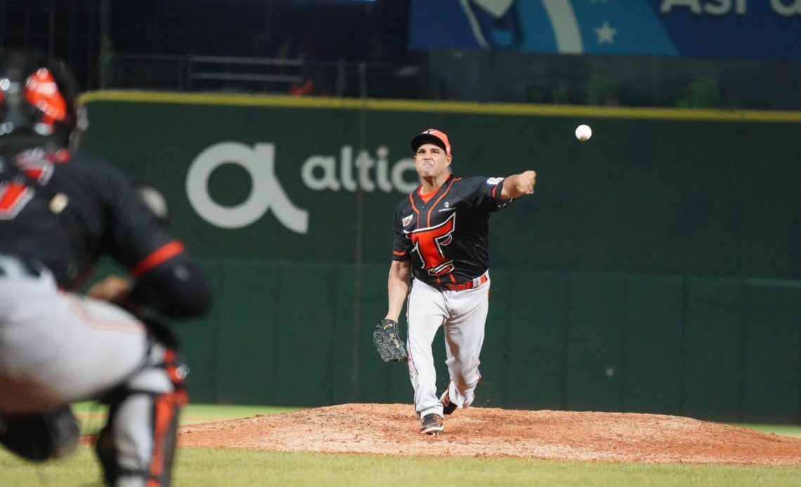 Raúl Valdés Hace Historia En Paliza Toros Sobre Licey