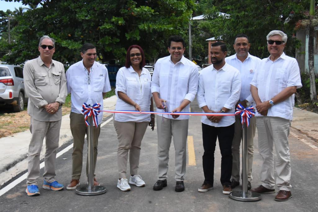 Ministro De Turismo Inaugura Reconstrucción De Infraestructuras Viales En Las Terrenas