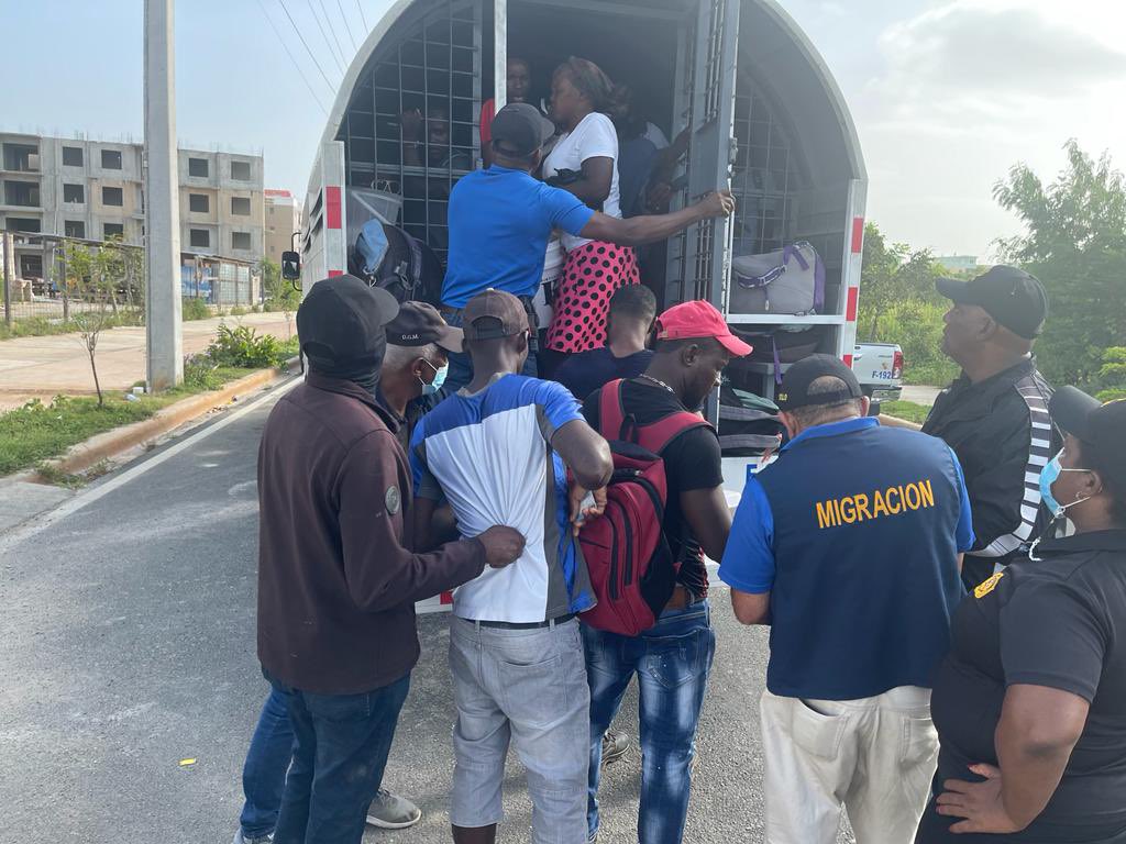 Detienen A 155 Haitianos Indocumentados En Independencia