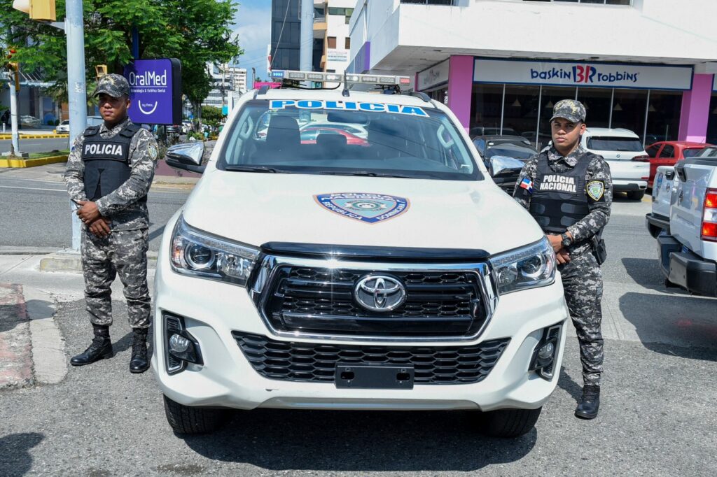 Policía Nacional Envía Al Mp Hombre Se Lanzó Esposado A Canal De Mao