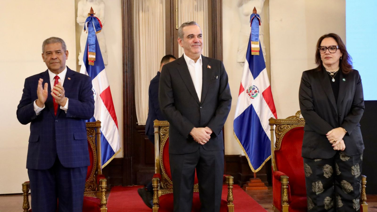 Presidente Abinader Exhorta A Servidores Públicos Y Entidades Estatales Para Seguir Trabajando En Aras De La Calidad En La Administración Pública
