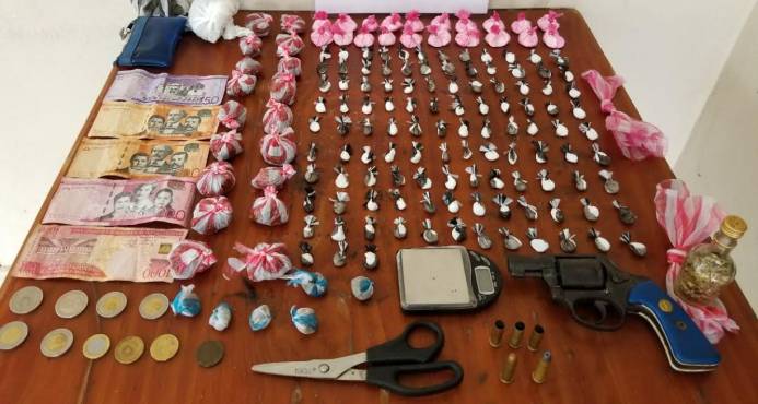 P.n. Ocupa Cientos De Porciones De Distintos Tipos De Drogas En La Vega