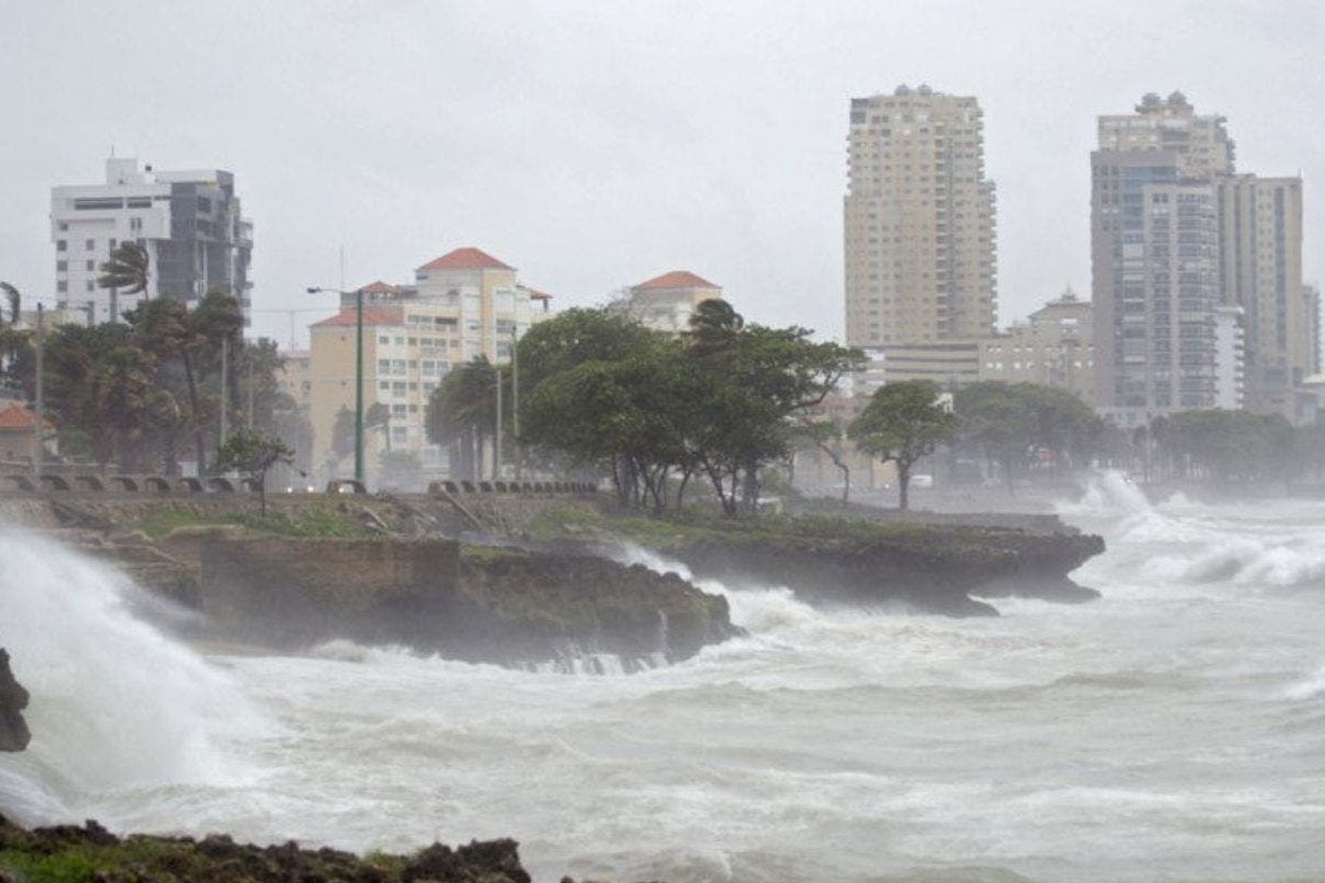 Oleajes Anormales, Aguaceros Y Ráfagas De Viento Se Esperan Este Lunes Por Huracán Lee