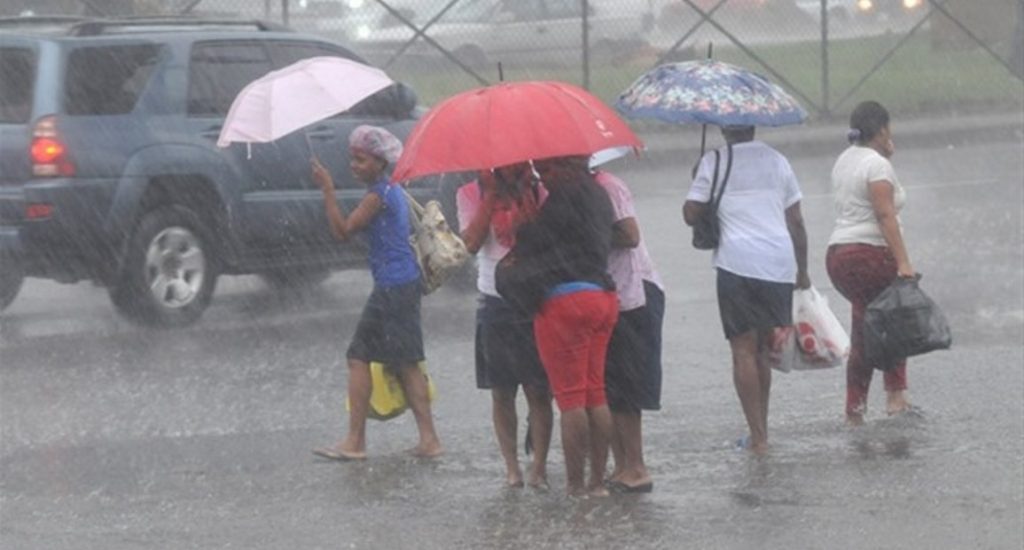 Este Martes Continúan Fuertes Lluvias Sobre El País, Según Onamet