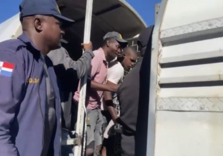 Migración Detiene 118 Haitianos Ilegales En Loma De Blanco En Bonao