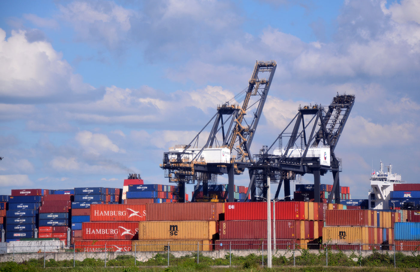 Exportaciones Nacionales Siguen A La Baja, Con Una Caída Del 15.15 %