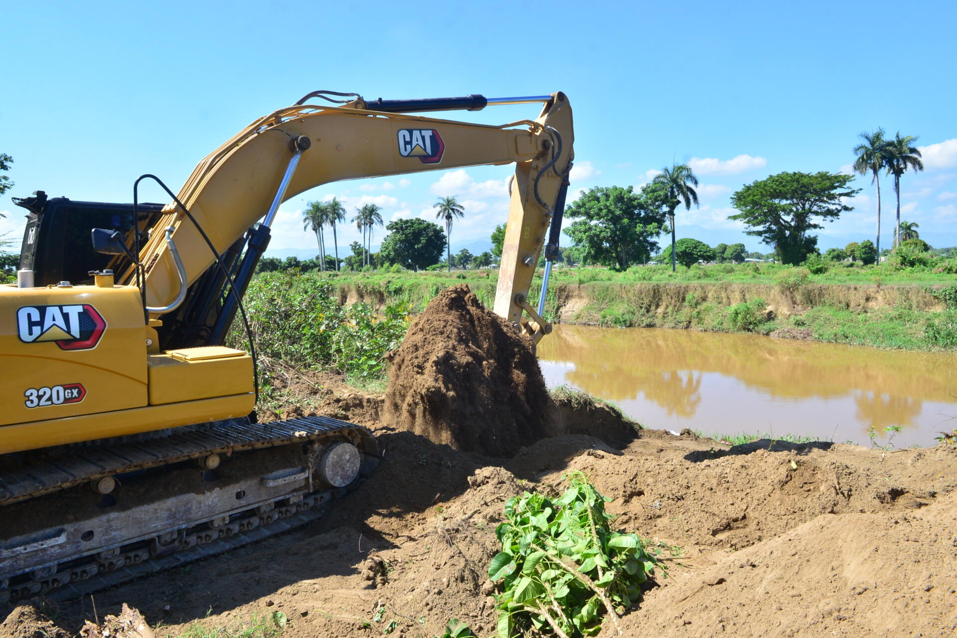 Avanzan Trabajos En La Toma De Agua Del Canal La Vigía