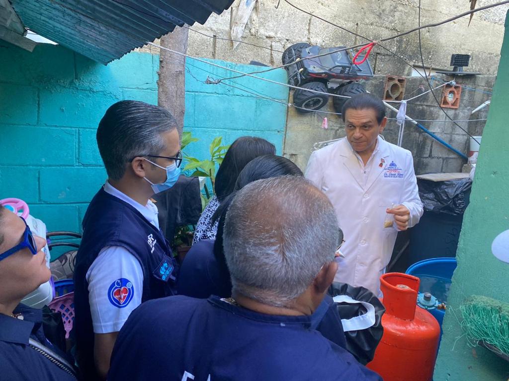 Ministro De Salud Estuvo Este Domingo En El Parque El Ejido De Santiago
