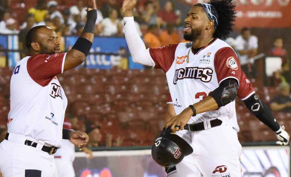 Kelvin Gutiérrez Da Primer Triple De Su Carrera En Derrota De Gigantes