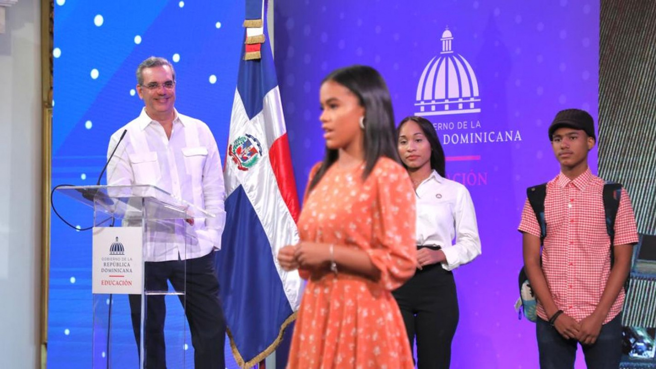 Presidente Abinader Encabeza Lanzamiento Programa De Aprendizaje Del Inglés Como Segundo Idioma En Sector Público