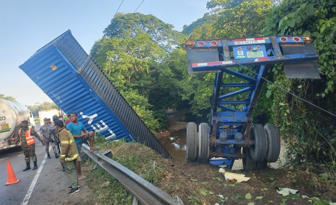 Tres Heridos Tras Accidente De Tránsito En Arroyo Vuelta, Monseñor Nouel