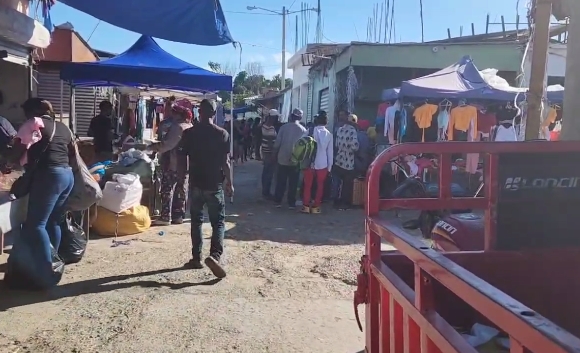 Aunque Con Timidez, Comienzan A Llegar Compradores A Mercado De Dajabón