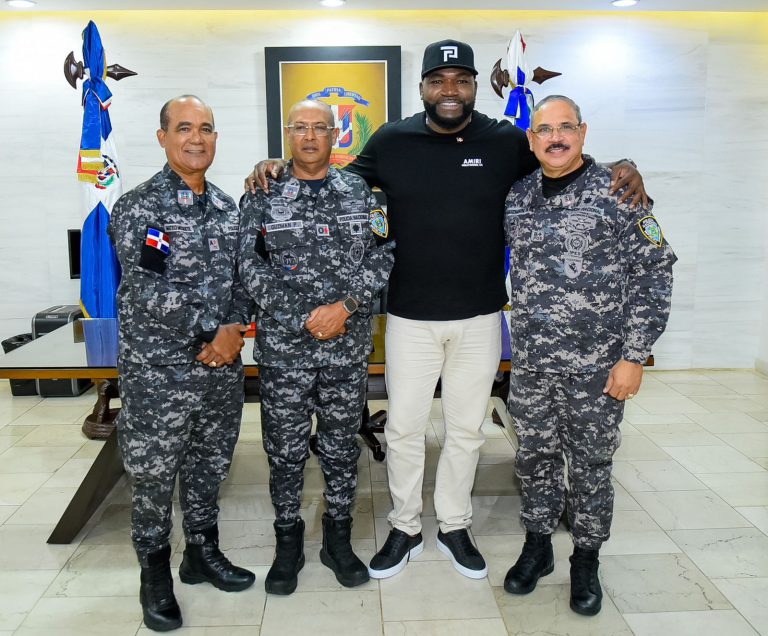 Director General De La Policía Nacional Recibe Visita De David Ortiz; Tratan Sobre Su Presencia En Programa “de Vuelta Al Barrio”
