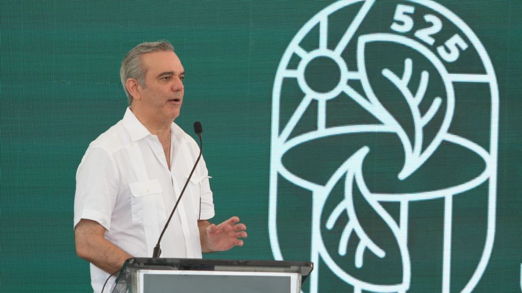 Abinader Coquetea Con La Reelección: "el Cambio Sigue"