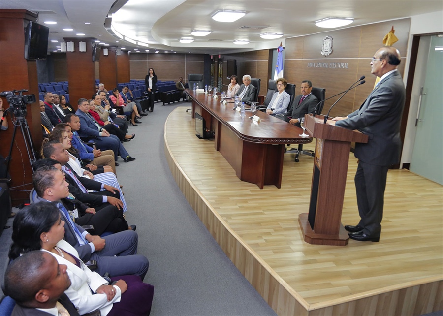 Jce Convoca A Partidos A Una "cumbre" Sobre Precampaña Y Campaña