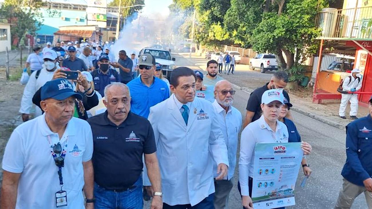 Ministro De Salud Pública Encabeza En Santiago Jornada De Fumigación Como Prevención Contra El Mosquito Que Produce El Dengue