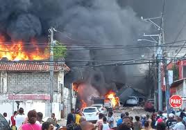 El Llanto De Los Familiares De Las Víctimas De La Explosión En San Cristóbal