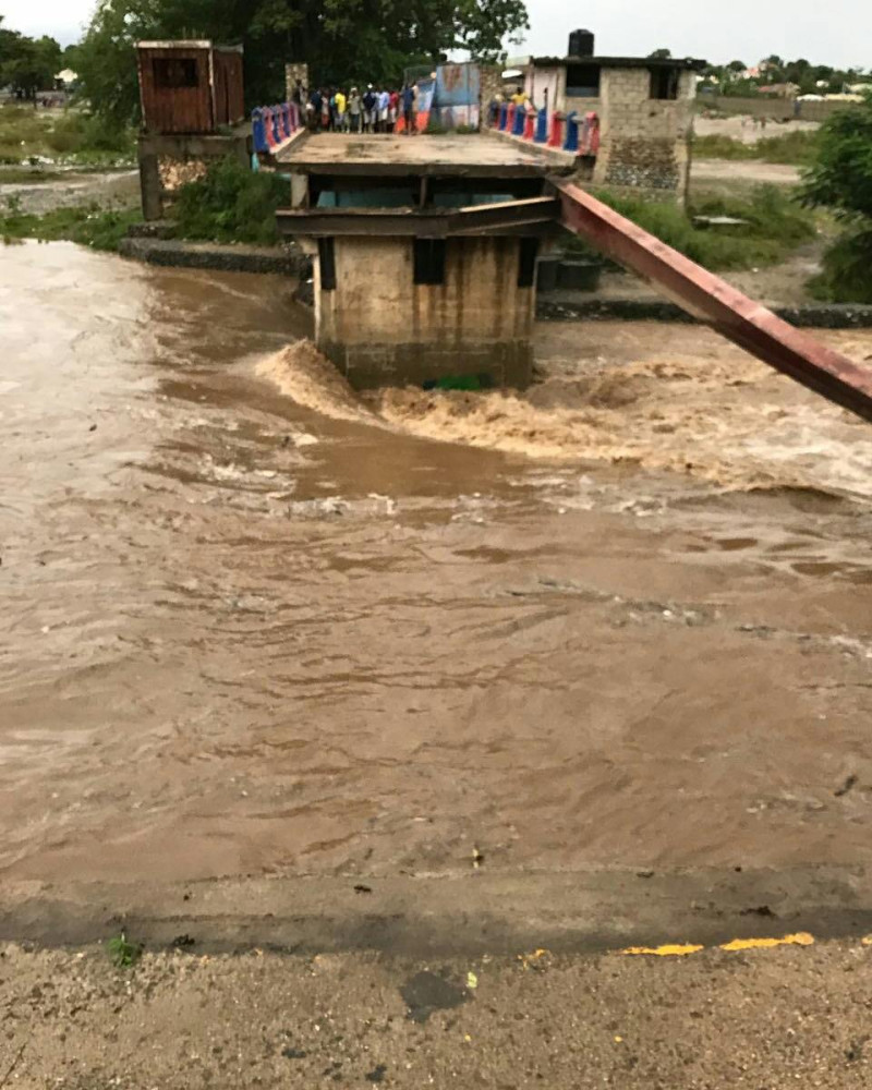 Crecida Del Río Masacre Afecta Trabajos De Construcción De Canal En Haití